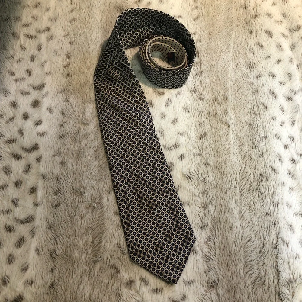 Tommy Hilfiger Silk Tie - Navy Tan Cream Small Octagon Shape Repeat Design
